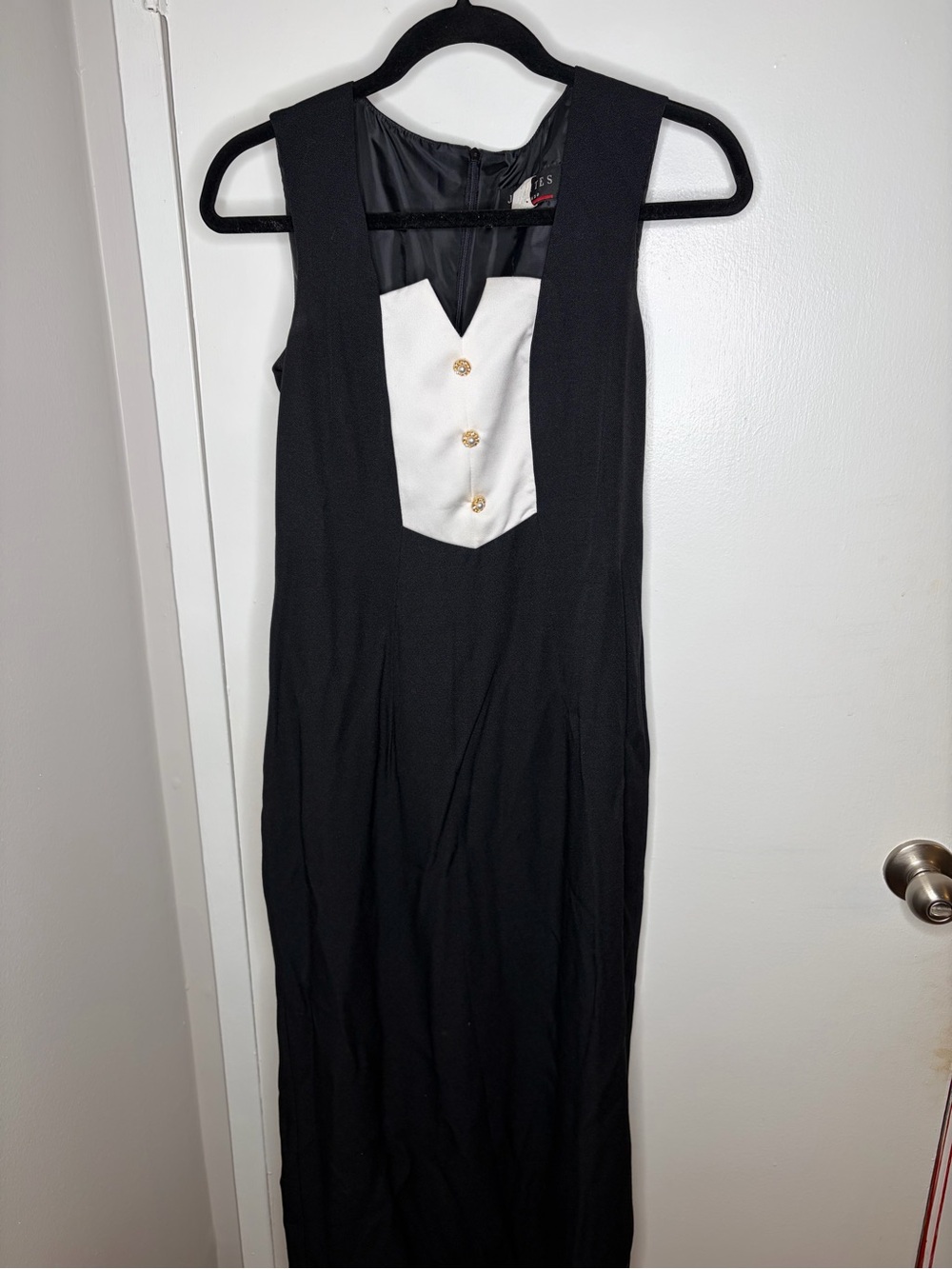 Vintage Black Sleeveless Two-Tone Dress with White Bib Detail